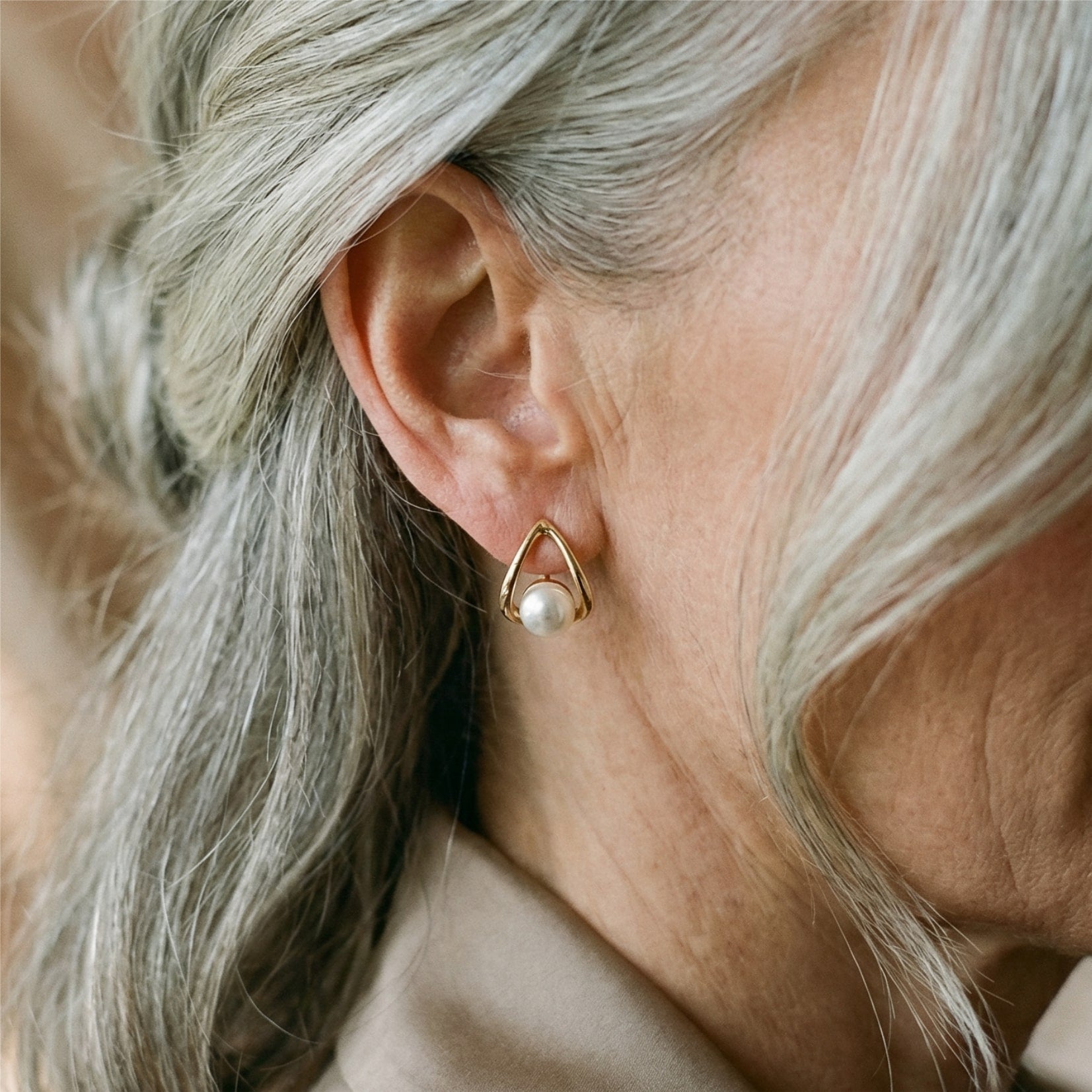 Náušnice Trojúhelníkové s Elegantními Perlami