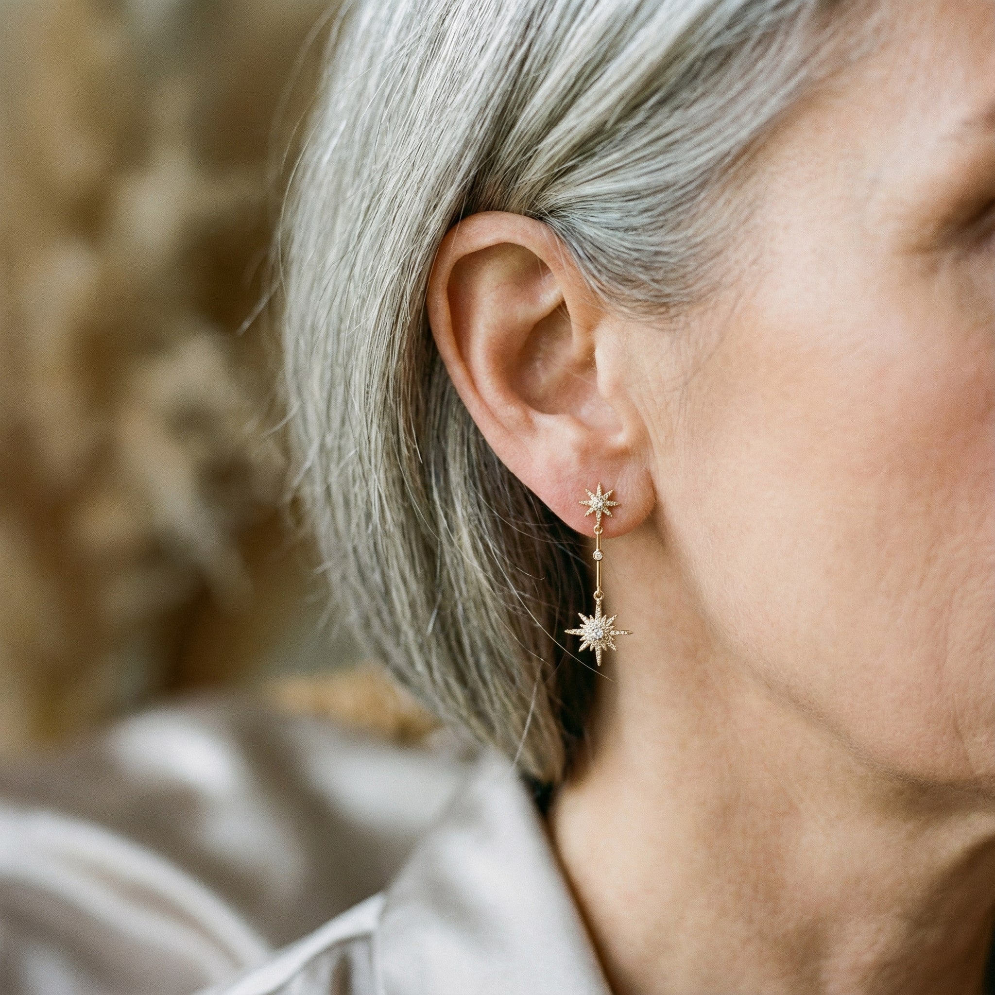 Vintage zlaté náušnice se hvězdou z krystalu