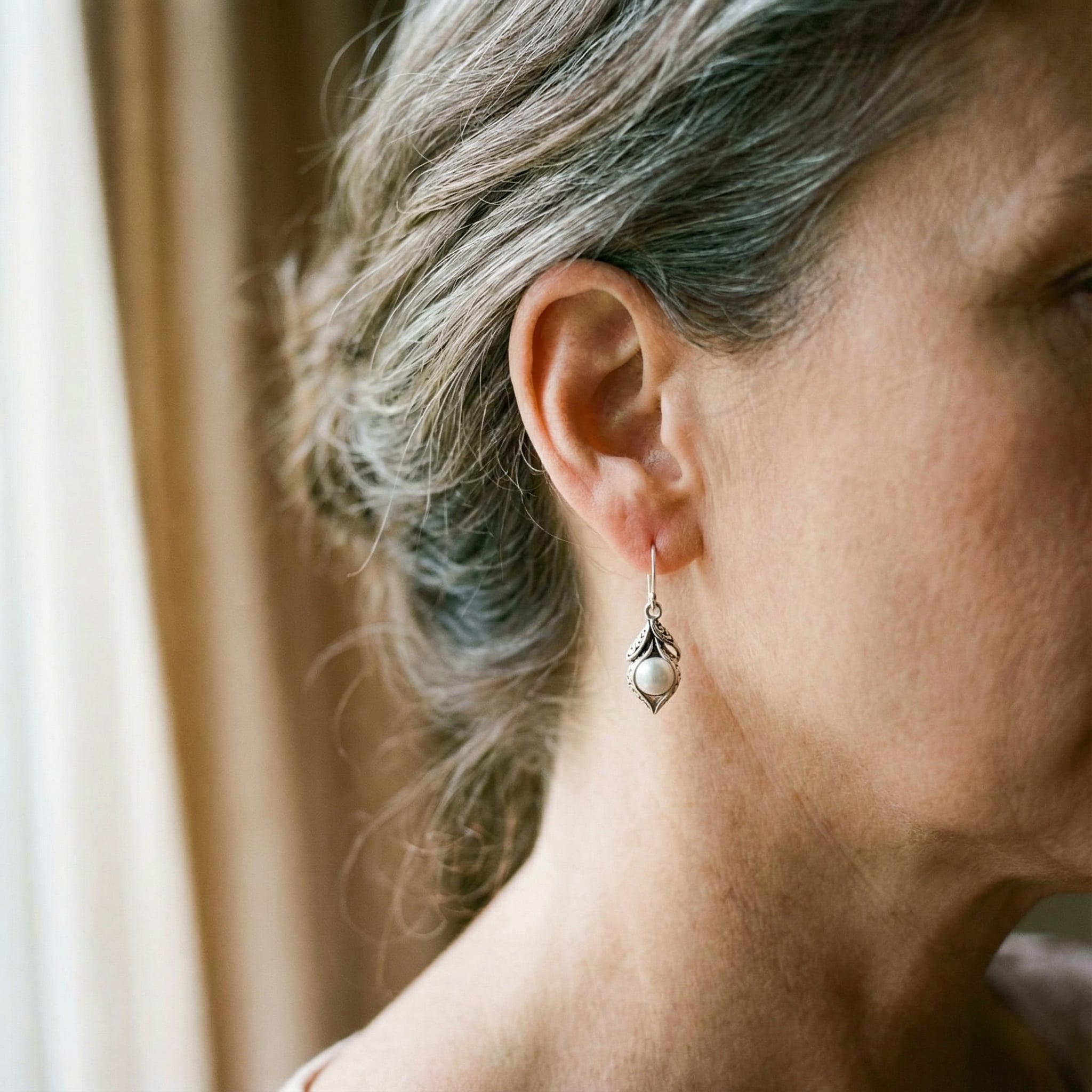 Vintage stříbrné náušnice s perlami