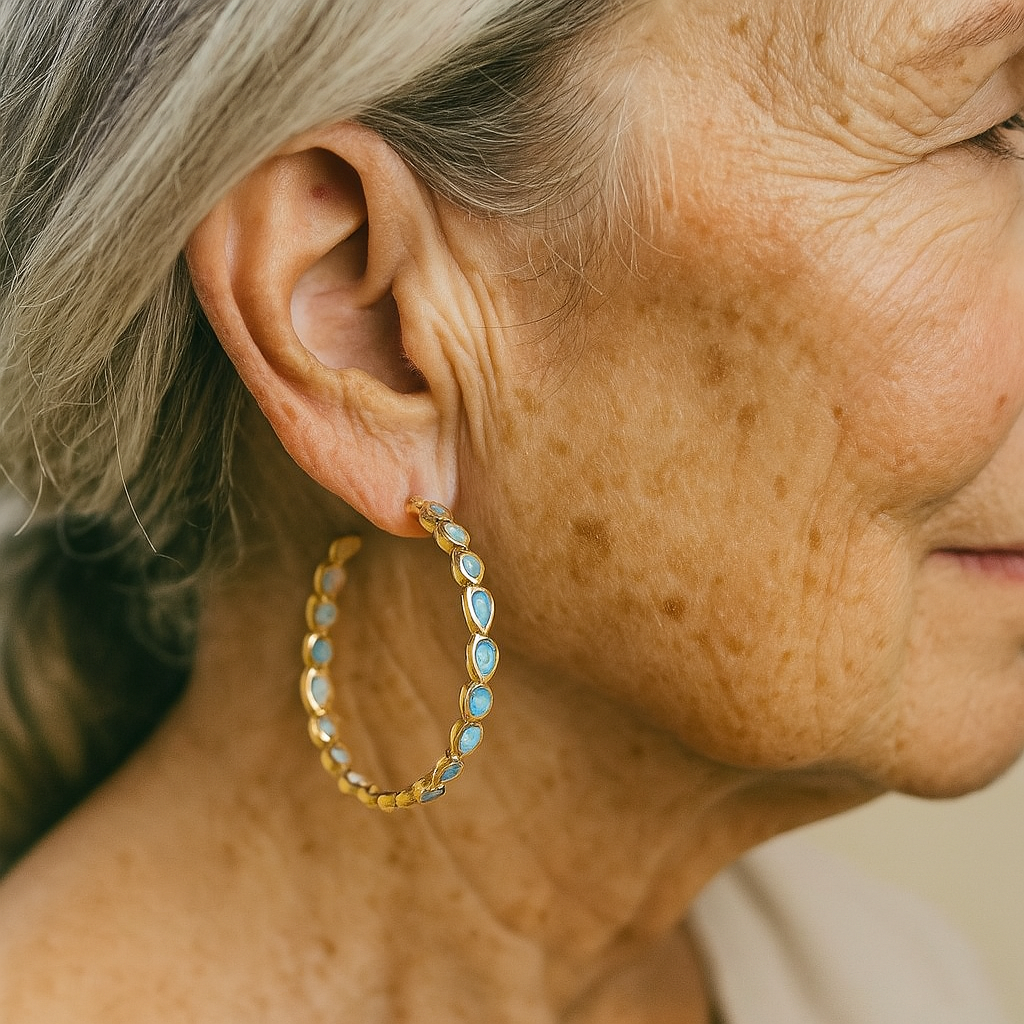 Vintage náušnice z modrého opálu ve zlatě