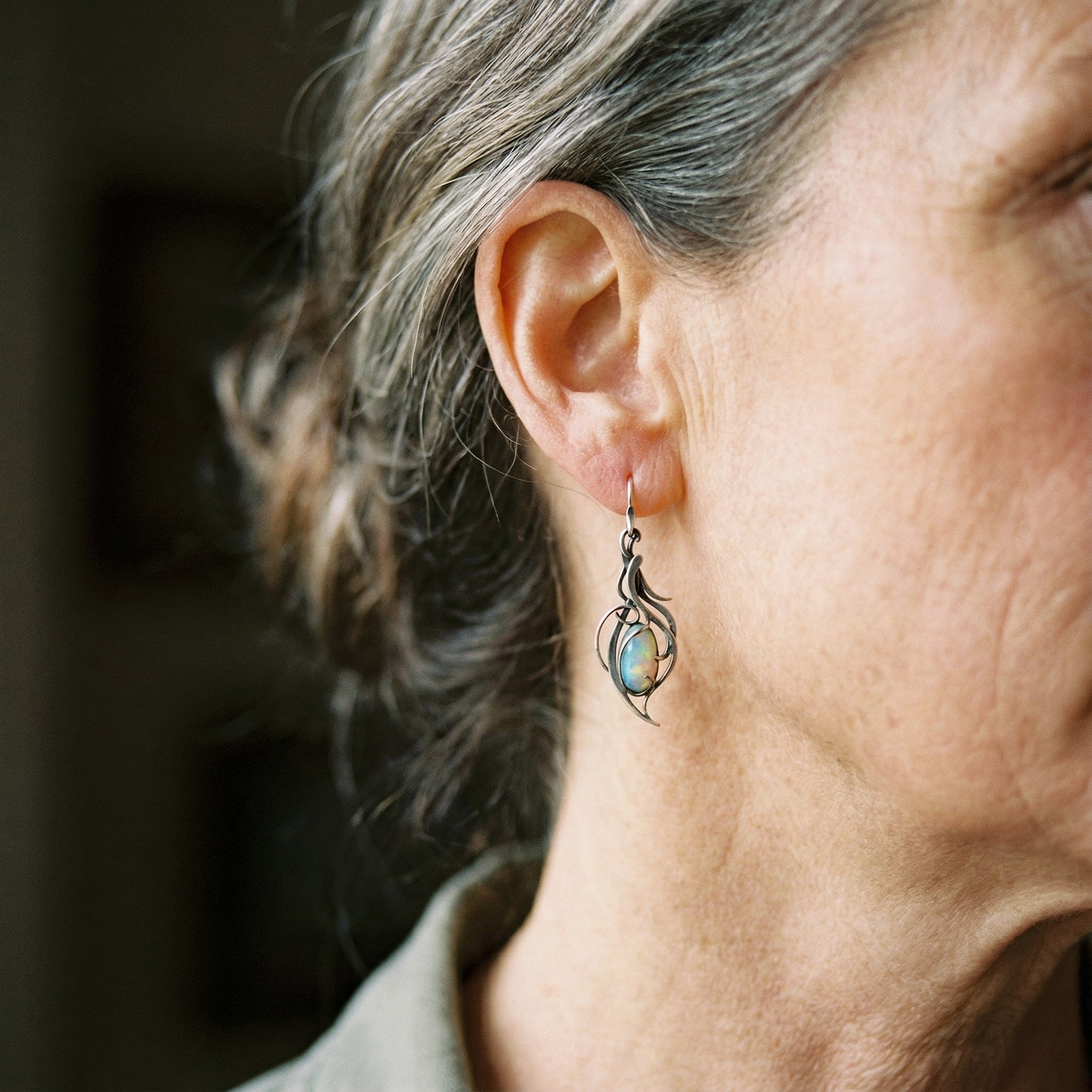 Vintage náušnice z modrého opálu ve stříbře