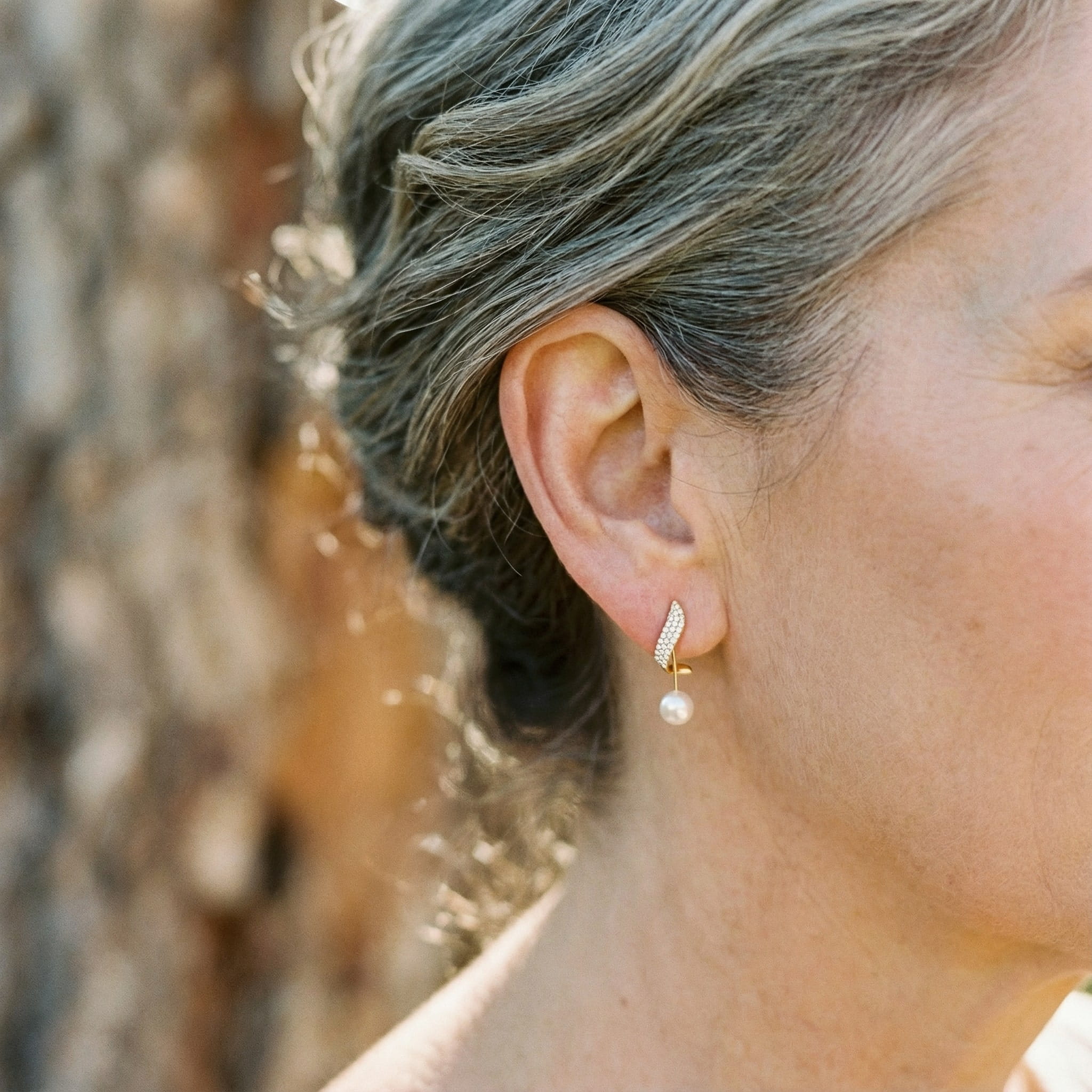 Zlaté náušnice s perlami