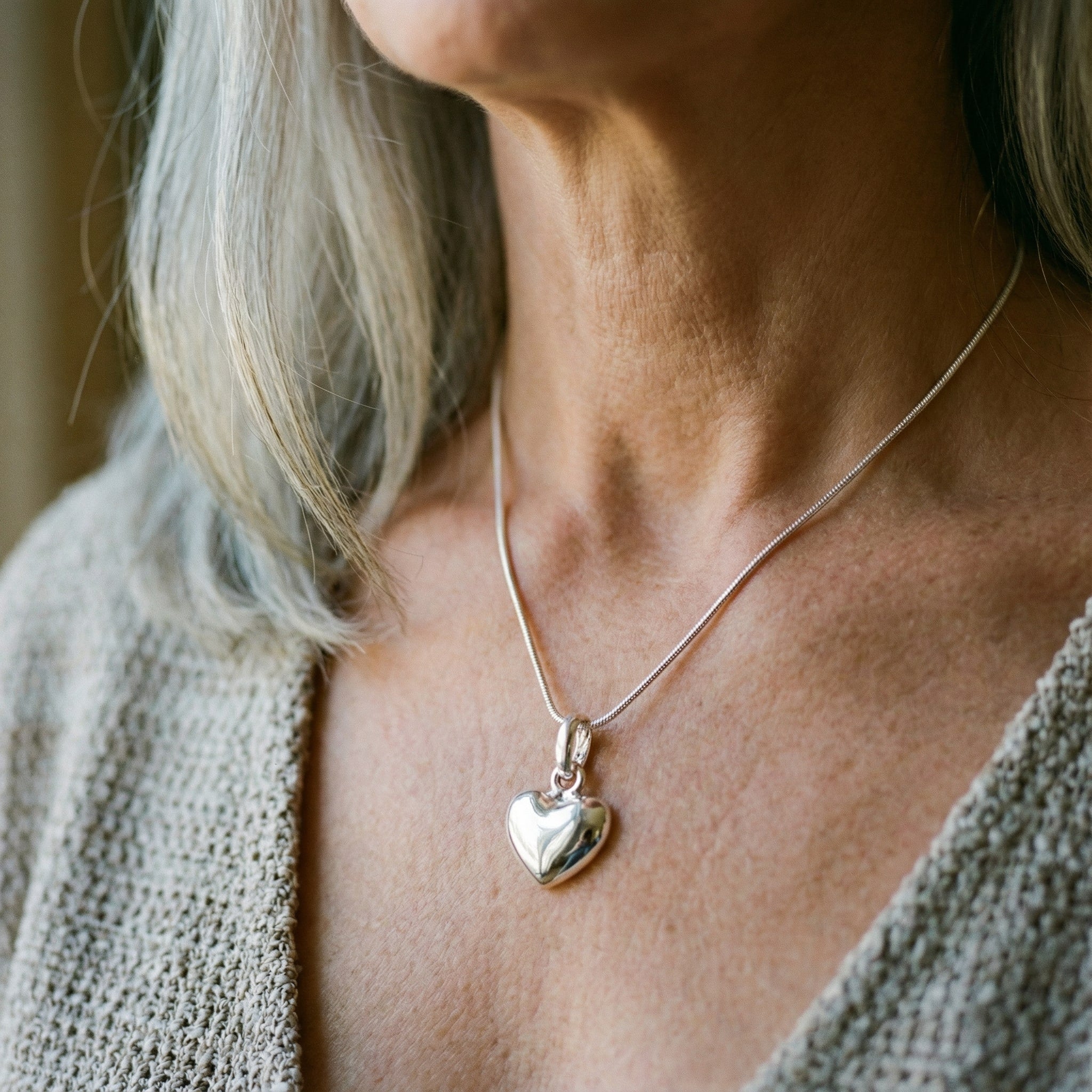 Náhrdelník ve tvaru srdce ze stříbra