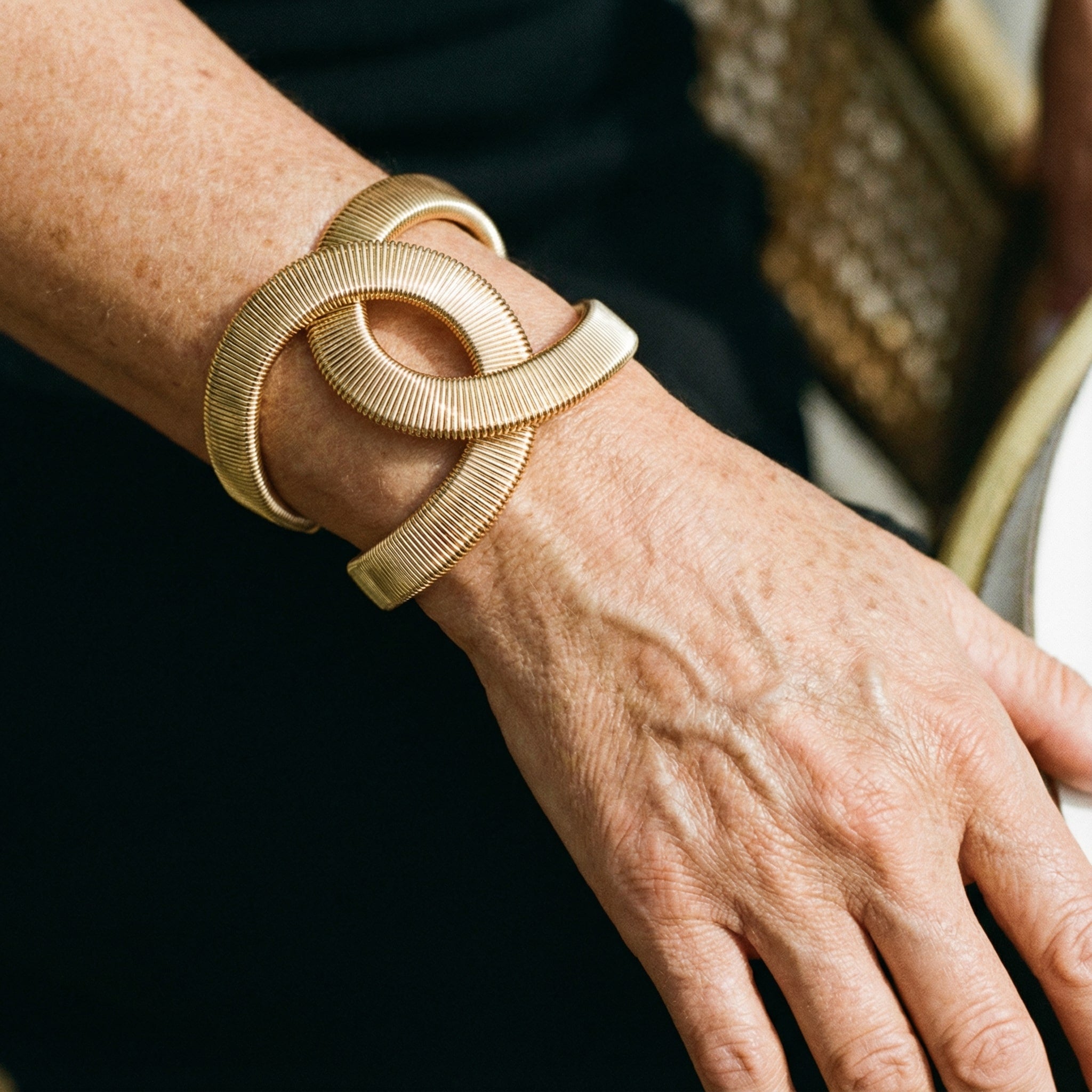 Elegantní dvojitá zlatá náramek