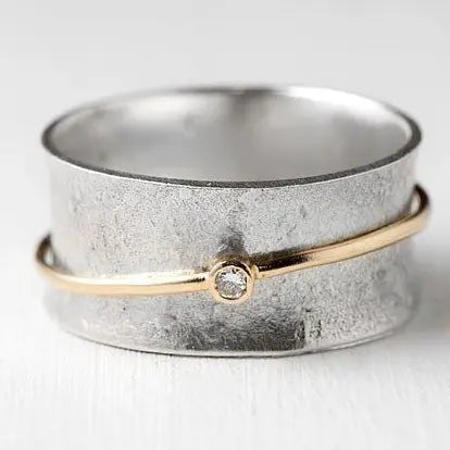 Vintage prsten ze stříbra se zirkonem a zlatým proužkem