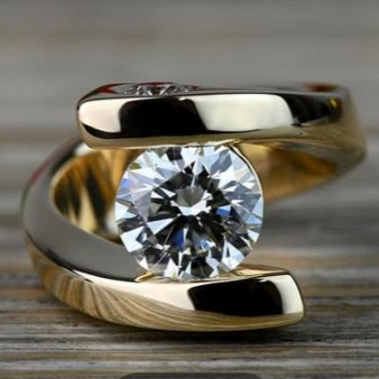 Vintage kroužek ve spirále se zirkonem